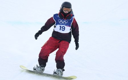 Olympics competition briefly paused after Chinese snowboarder Liu Jiayu is injured in dramatic halfpipe crash