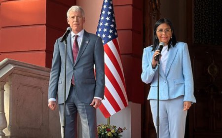 Venezuelan Socialists Roll Out Red Carpet for U.S. Energy Secretary