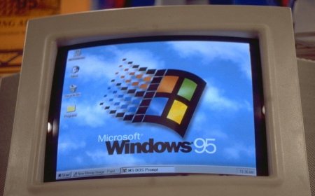 Microsoft put Weezer’s Buddy Holly on Windows 95 just for "fun" — but only after a legal battle no one talks about