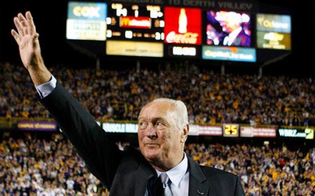 President Trump Pardons Five Former NFL Star Players Convicted of Crimes