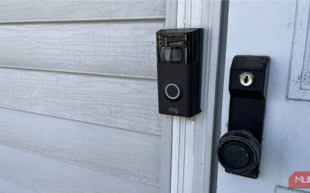 I connected my smart lights to my doorbell and it's a security game-changer