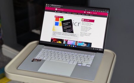 President's Day has conceived a $500 saving on this high-performing laptop we rated 4.5/5 stars — packing an OLED display and Ryzen AI 9 365 CPU