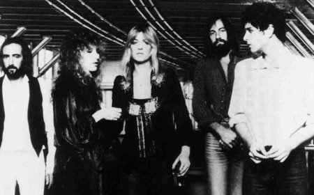 “There was a sweet side to him when he came out of one of these weeks of debauchery. There were some good times. But not many”: Fleetwood Mac made an album that sold five million copies but no one talks about it –not even the band