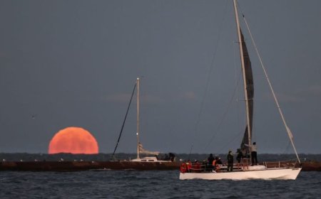Shipwreck hunter finds luxury steamer that sank in Lake Michigan in 1872
