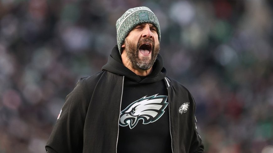 Eagles stars 'block out the outside noise' around coach Nick Sirianni amid criticism over tough season