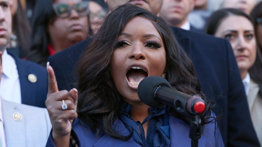 Jasmine Crockett refuses to apologize for wild rhetoric 'in this environment'