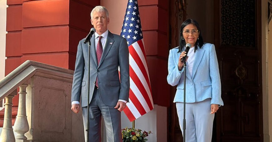 Venezuelan Socialists Roll Out Red Carpet for U.S. Energy Secretary