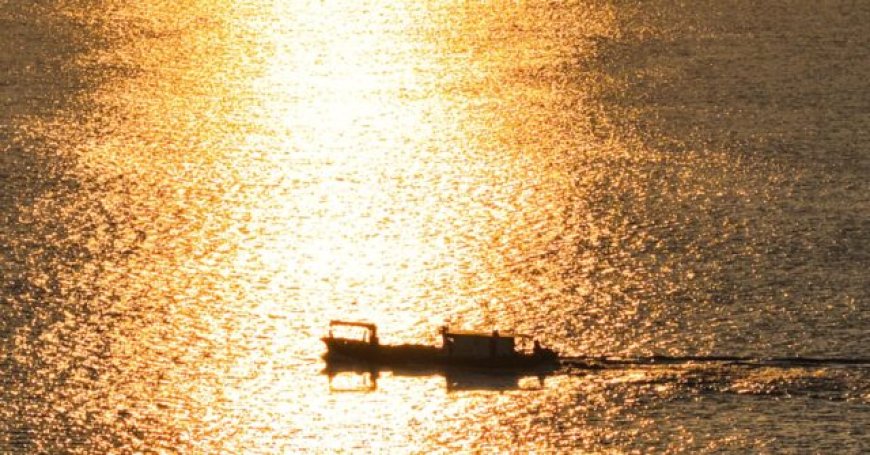 Japan Captures Chinese Boat Fishing in Its EEZ, Arrests Captain