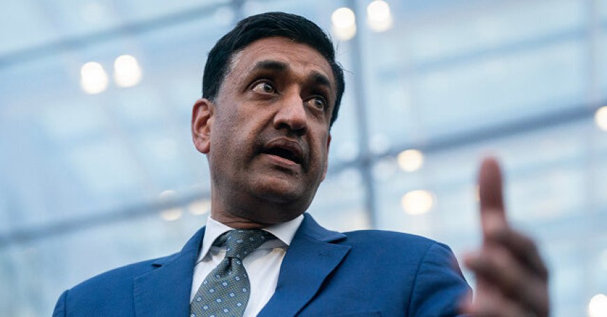 Dem Rep. Khanna Reads Names of 4 Men in Epstein Files with No Connection to Epstein