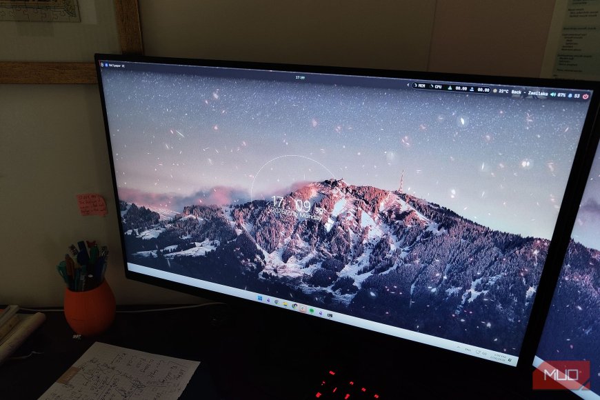 YASB is the Windows status bar that Microsoft forgot to build