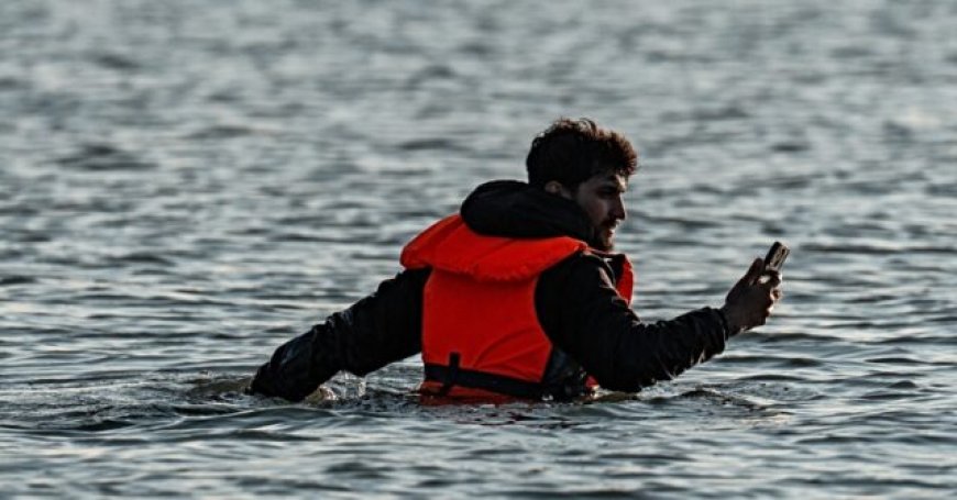 Illegal Migrants Given Monetary Compensation for Having Phones Seized