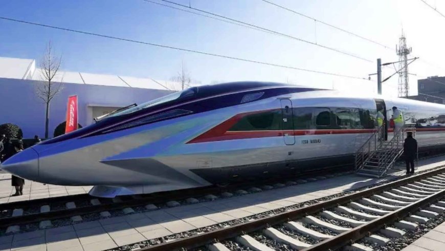 China unveils the fastest bullet train ever built, reaching speeds of 450 km/h in tests and leaving Japan and Germany behind in the global race for the future of transportation
