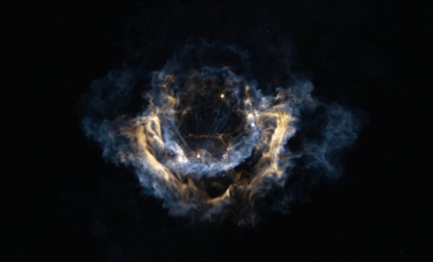 SpaceX’s Falcon 9 Rocket Creates Stunning Plume Over Florida, Capturing the Power of Space Travel