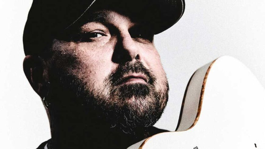 "Would Black Sabbath and Led Zeppelin have been as cool if the internet was around to expose everything?" Black Stone Cherry's Chris Robertson on social media, the creative inspiration of dogs and battling Darth Vader