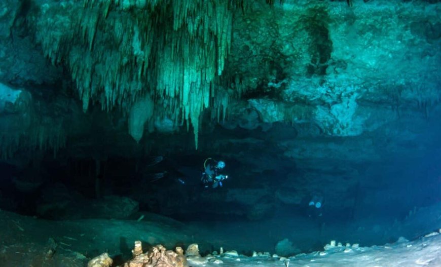 Divers Descend 560 Steps into a Hidden Underground Lake. Here’s What They Found 30 Meters Below