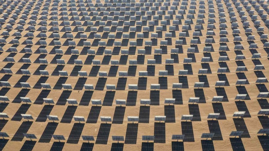 It’s creating its “own life” — Solar plant in America begins behaving in unexpected ways after hitting record output