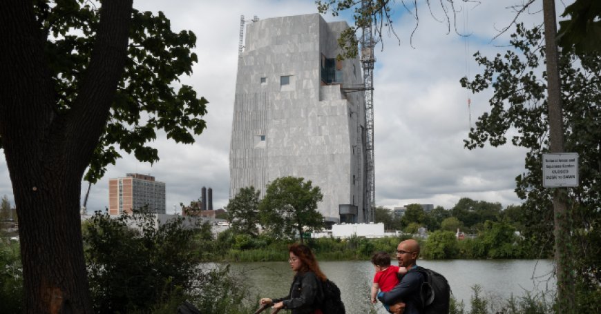 Report: Chicago Taxpayers Stuck with Rising Costs for Obama's Presidential Center