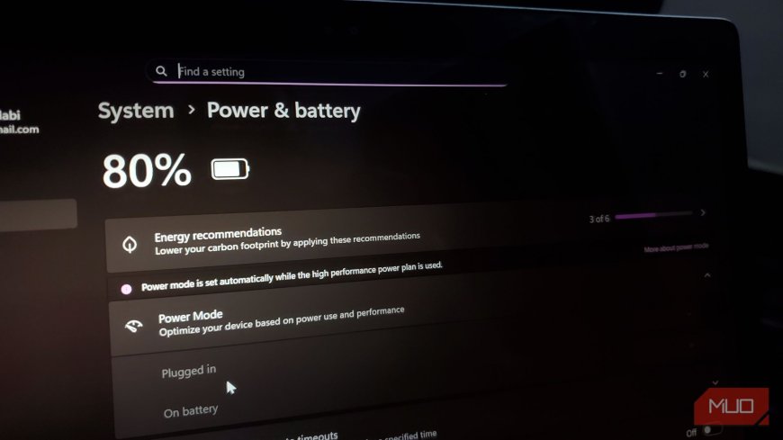 My laptop battery was draining in my bag until I fixed this Windows bug