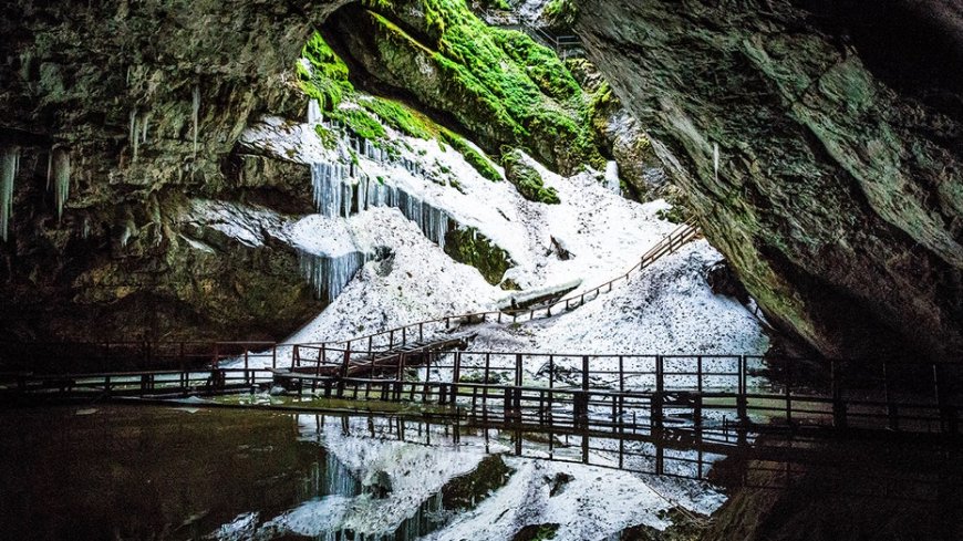 Scientists discover 5,000-year-old bacterium resistant to modern antibiotics