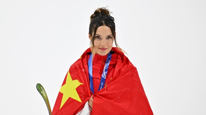 Former NFL star says 'insufferable' Eileen Gu was given easy questions throughout Olympics