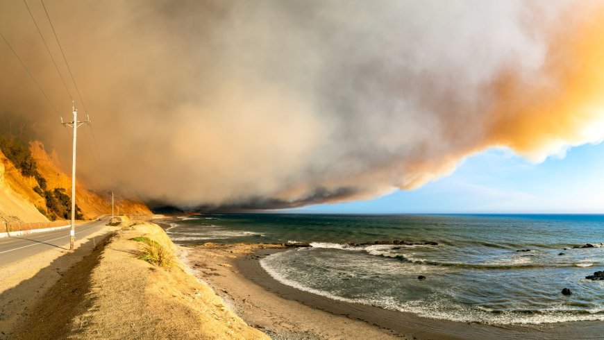 Many Americans still remember the morning a pale white “sail” rose from the sea and quietly changed a West Coast summer