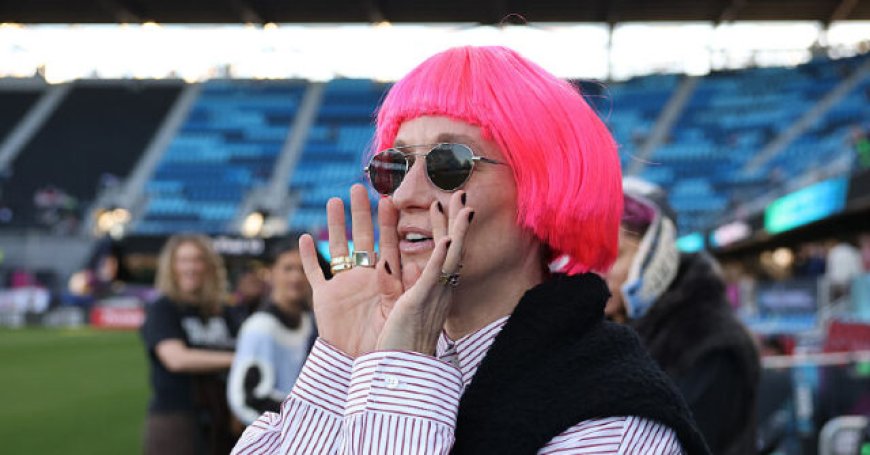 Megan Rapinoe Calls USA Men's Hockey Team 'Clowns' for Visiting Trump