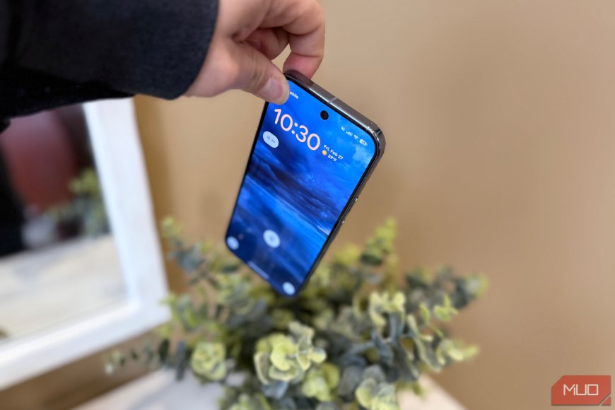 I never use a case on my phone — these 3 rules keep it pristine