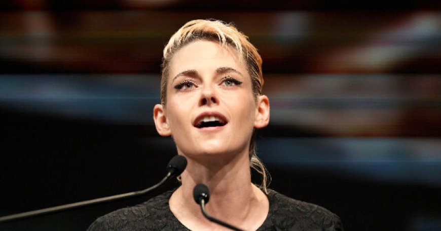 Actress Kristen Stewart Suggests Americans Stop Buying Burgers During Daytime to Protest Crackdown on Illegal Immigrants