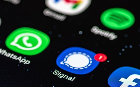 Russian cybercriminals are targeting WhatsApp, Signal accounts in 'large-scale global' hacking campaign