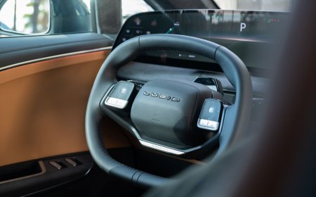 Lucid Motors ships Apple CarPlay and Android Auto to Gravity SUV owners