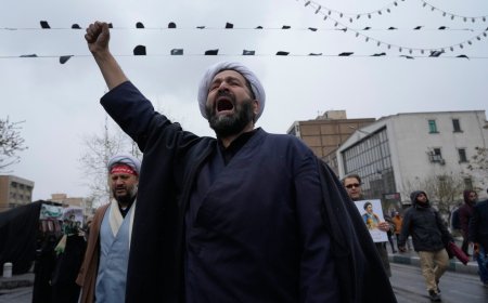 Blast rocks Tehran near rally after Israel threat