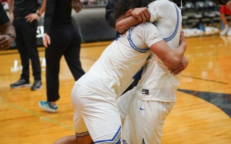 ‘It’s just amazing’: Hillcrest exacts revenge on Helias Catholic to advance to Class 5 semifinals