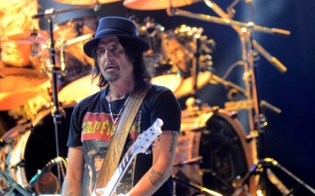 Motörhead guitarist Phil Campbell dies at 64