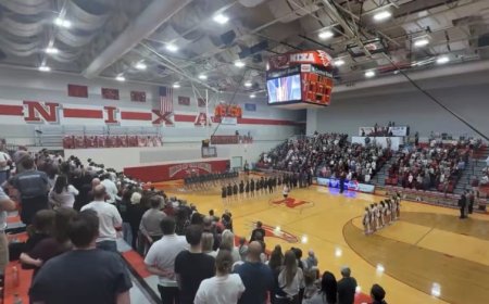 VIDEO: Strafford, Nevada fans sing anthem as audio fails before game in Nixa