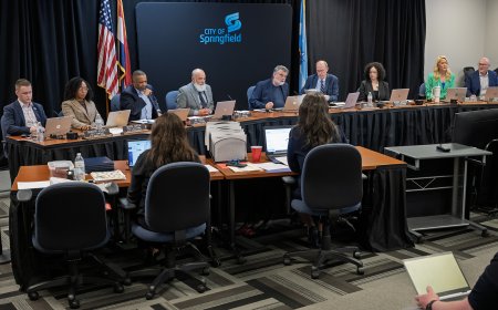 Committee advances proposal to establish campaign finance limits to full City Council