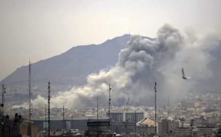 US speeds up deployment of thousands more Marines, sailors to Middle East