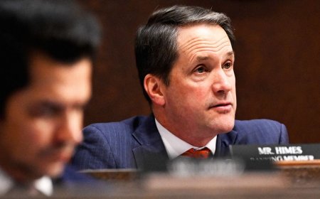 A Top Democrat Is Urging Colleagues to Support Trump’s Spy Machine