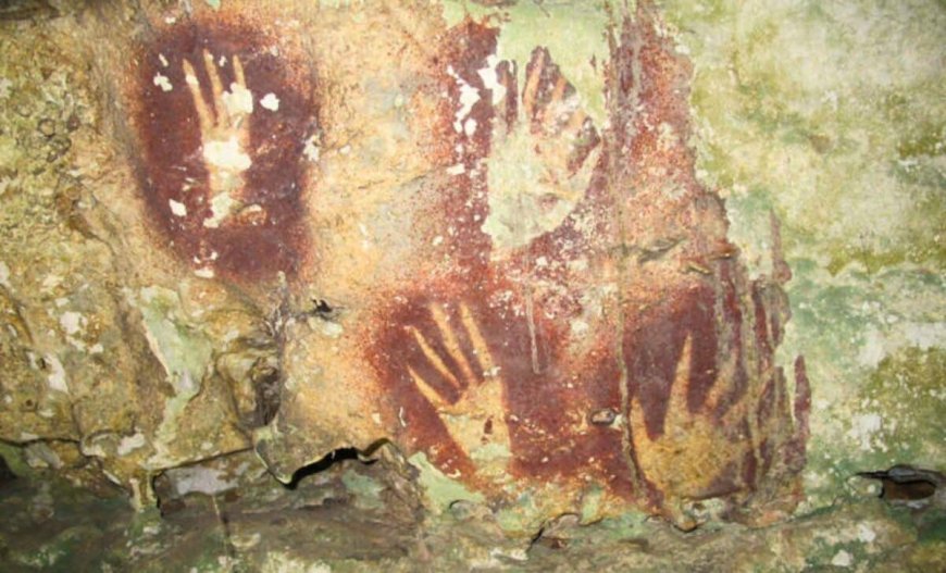 67,800-Year-Old Handprints in Indonesia Are the World’s Oldest Cave Art Ever Found