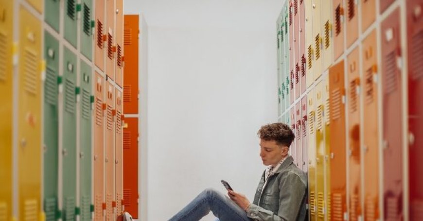 Loudoun County School Board Settles Lawsuit with Students Who Questioned Girl Using Boys' Locker Room