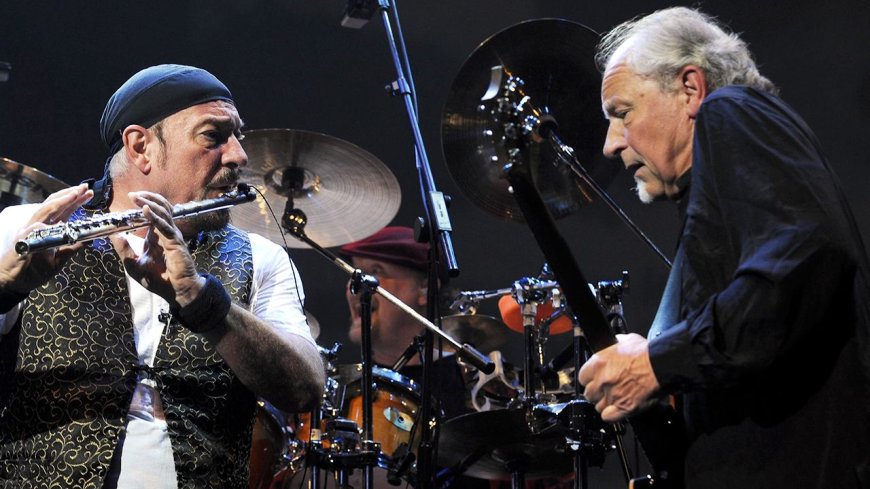 “I said, ‘Just start again. It would be good for you.’ He persuaded me to stay. I never felt good about it”: Martin Barre tried to quit Jethro Tull in 1980, but Ian Anderson wouldn’t have it