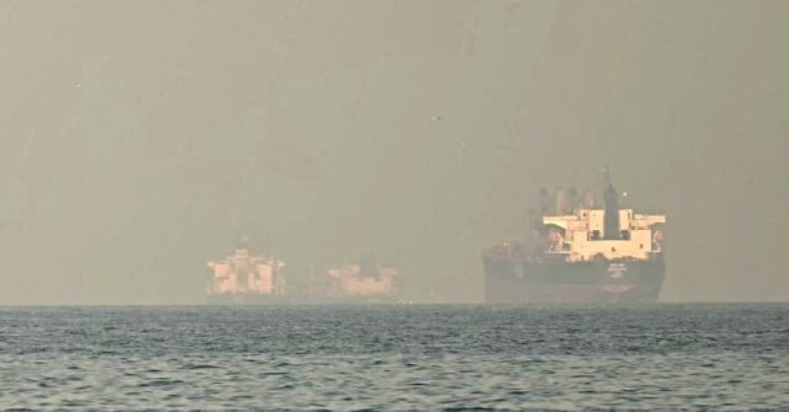 Seven South Korean Oil Tankers Stranded in Crowded Hormuz Strait, Lawmaker Reveals