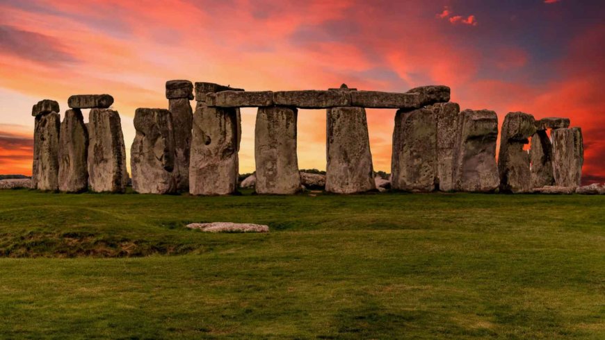 For years we believed that glaciers carried the stones to Stonehenge, but now science says it was the work of other creatures