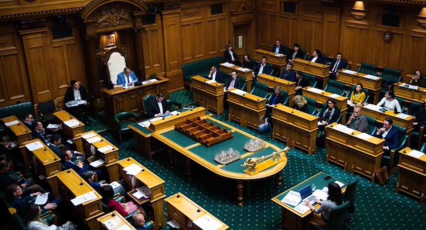 New Zealand Gov’t to Ban Social Media for All Teenagers