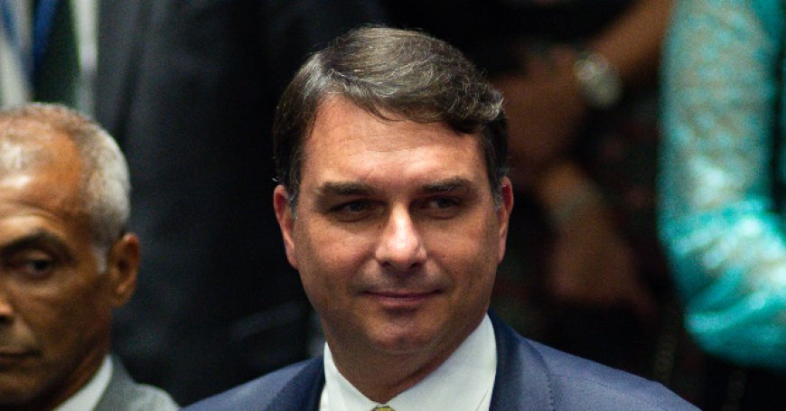 Brazil: Bolsonaro Son Flavio Narrows Lula's Lead in Presidential Race