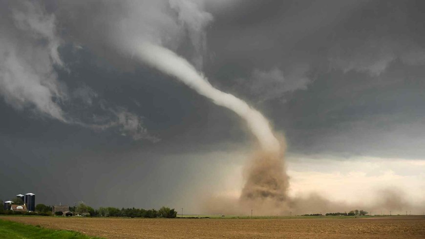 Tornado season awakens early — Storms sweep across one region as forecasters warn of “more than 1,000 storms”