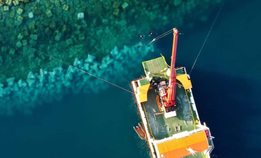 Divers Pull 80-Ton Stone Blocks Belonging to Alexandria’s Lost Lighthouse from the Sea