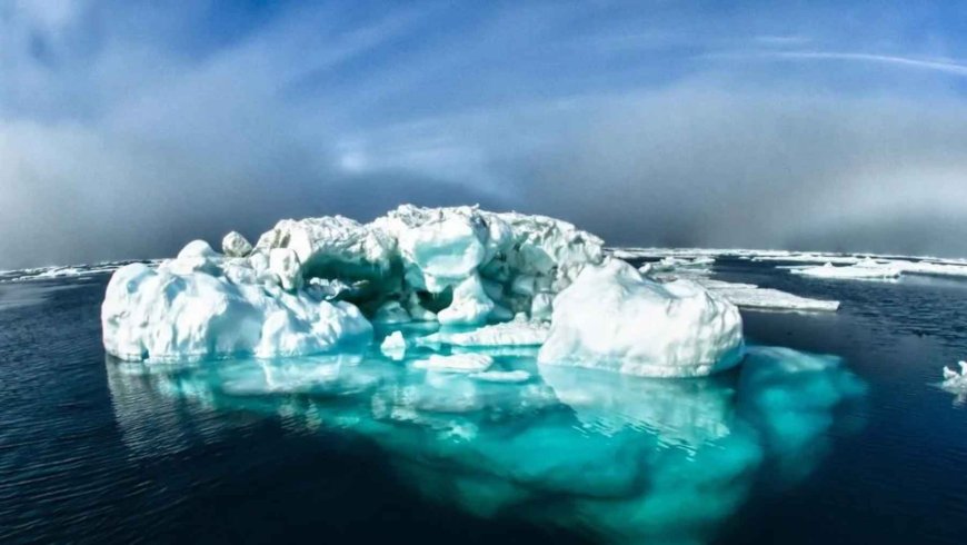 What seemed like bad news could take an unexpected turn: fresh water from West Antarctica could help the AMOC better withstand the impact of Greenland’s melting ice and, in some scenarios, even prevent its collapse