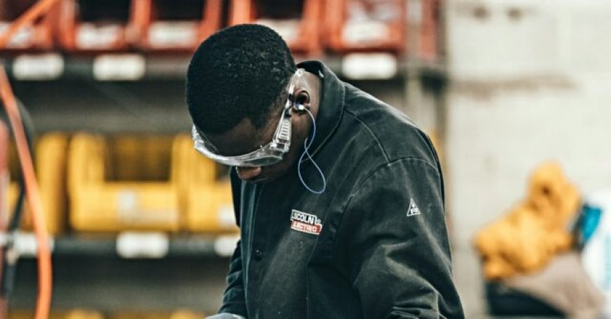 Report: NAFTA Cut Lifespans for American Factory Workers