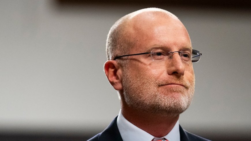 FCC chair threatens networks' licenses after Trump complains about Iran coverage