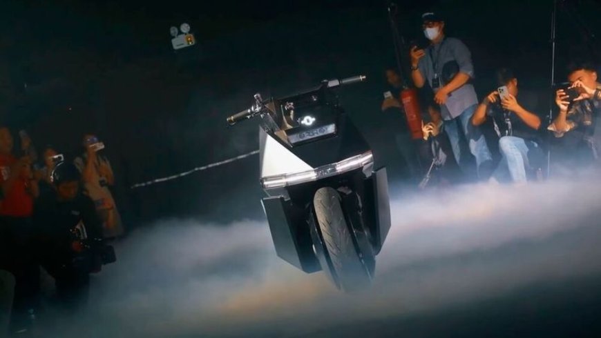 Spacecraft now keep a motorcycle upright — and the startup behind it is about to start mass production